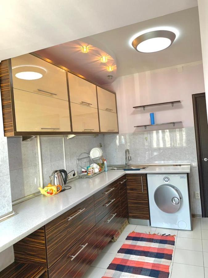 Apartment In Street Kievskaya 49 Бишкек Екстериор снимка