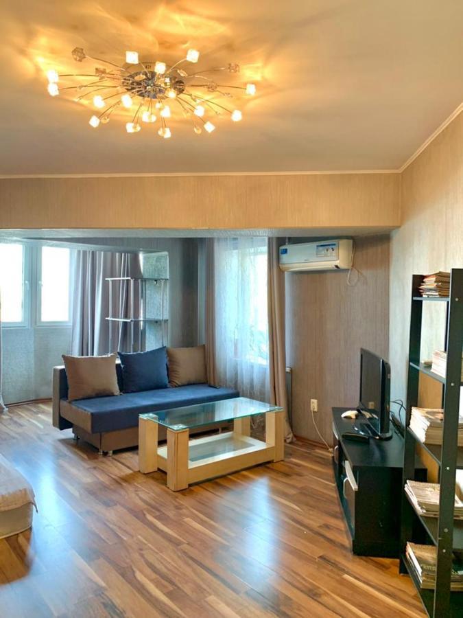 Apartment In Street Kievskaya 49 Бишкек Екстериор снимка